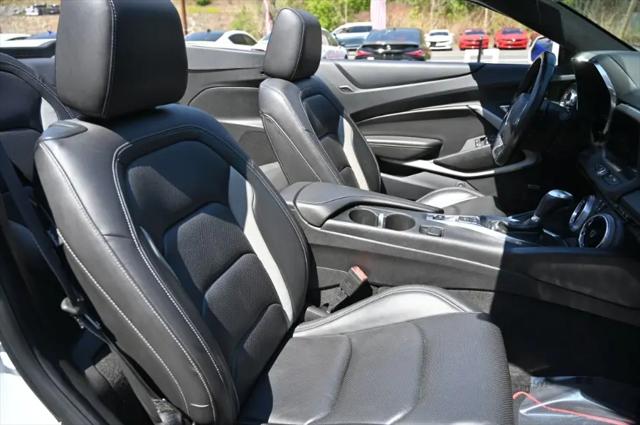 2021 Chevrolet Camaro RWD Convertible 2LT
