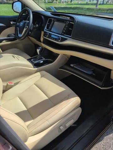 2018 Toyota Highlander SE