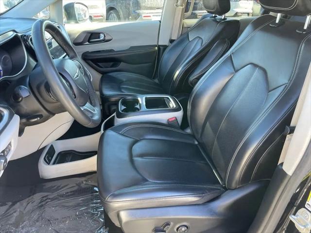 2023 Chrysler Pacifica Hybrid Touring L