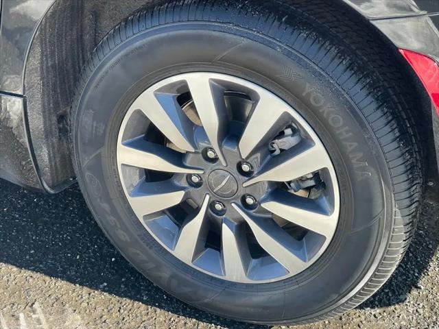 2023 Chrysler Pacifica Hybrid Touring L