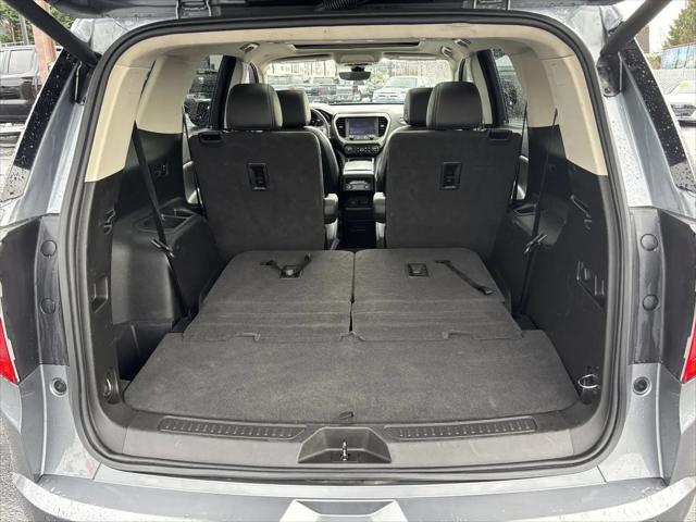 2022 GMC Acadia Denali