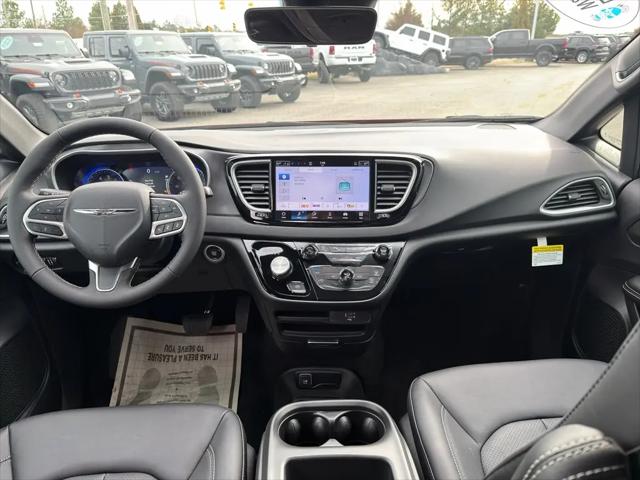 2026 Chrysler Voyager LX