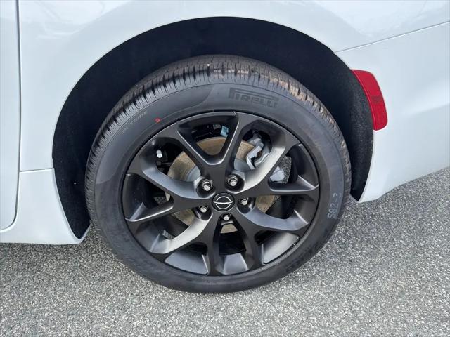 2026 Chrysler Pacifica Limited AWD