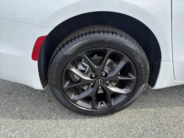 2026 Chrysler Pacifica Limited AWD