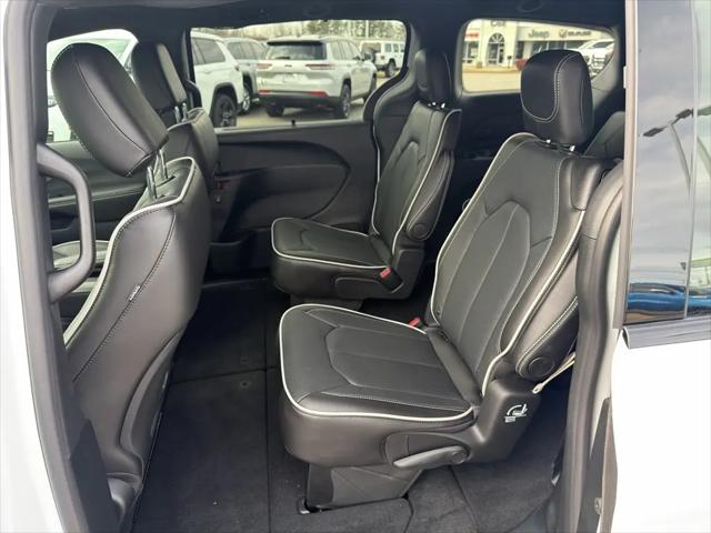 2026 Chrysler Pacifica Limited AWD