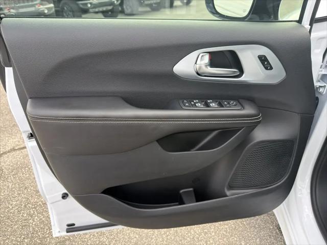 2026 Chrysler Pacifica Limited AWD