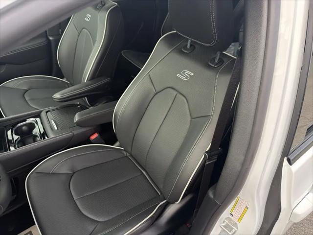 2026 Chrysler Pacifica Limited AWD