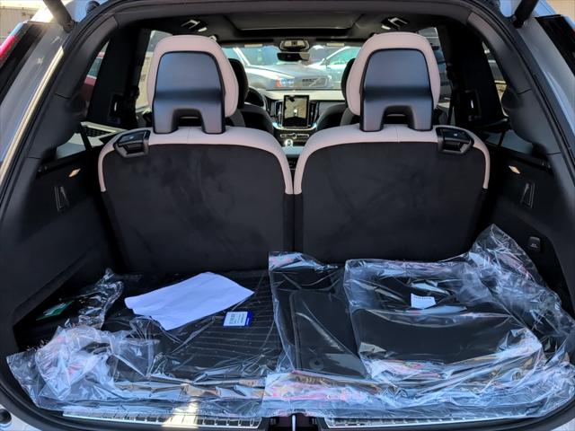 2026 Volvo XC90 Plus, B6 AWD Gas (mild hybrid), Gasoline, Bright, 7 Seats