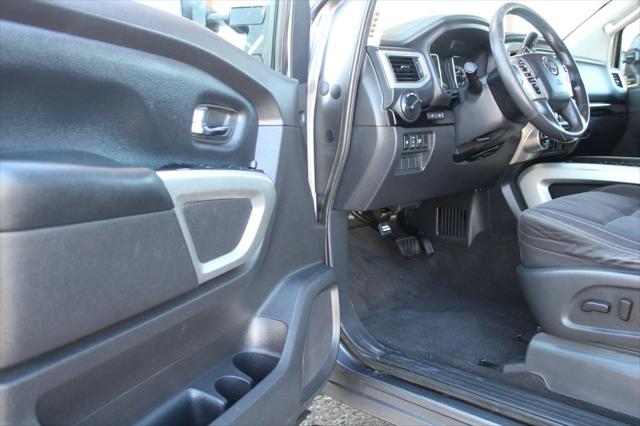 2017 Nissan Titan XD SV Gas