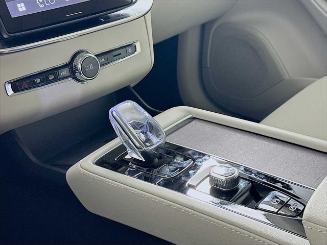 2026 Volvo XC90 Plug-In Hybrid Ultra, T8 AWD, Electric/Gasoline, Bright, 7 Seats