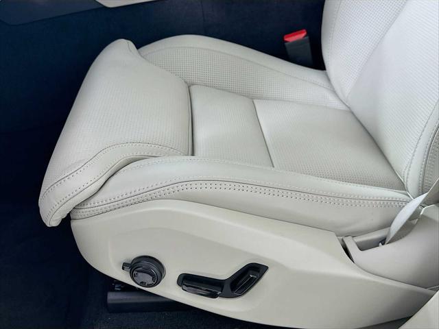 2026 Volvo XC90 Plug-In Hybrid Ultra, T8 AWD, Electric/Gasoline, Bright, 7 Seats