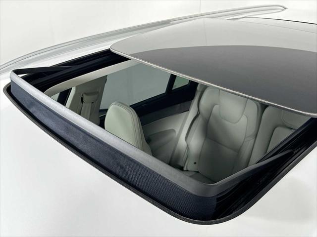 2026 Volvo XC90 Plug-In Hybrid Ultra, T8 AWD, Electric/Gasoline, Bright, 7 Seats