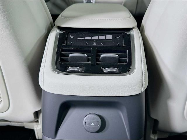 2026 Volvo XC90 Plug-In Hybrid Ultra, T8 AWD, Electric/Gasoline, Bright, 7 Seats