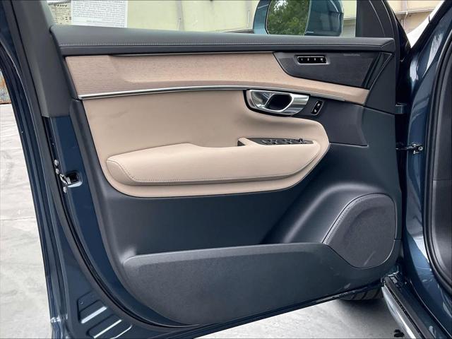 2026 Volvo XC90 Plus, B6 AWD Gas (mild hybrid), Gasoline, Bright, 7 Seats