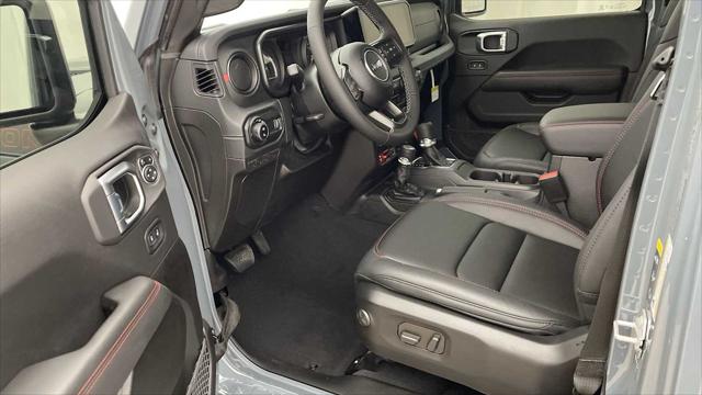 2026 Jeep Gladiator GLADIATOR SHADOW OPS 4X4