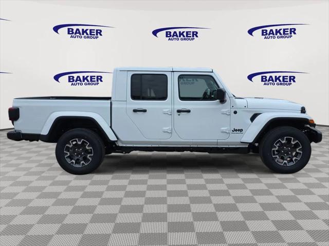 2026 Jeep Gladiator GLADIATOR SAHARA 4X4