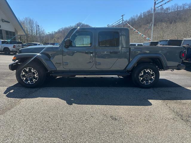 2026 Jeep Gladiator GLADIATOR SAHARA 4X4
