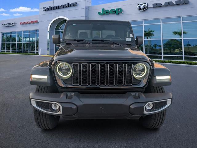 2026 Jeep Gladiator GLADIATOR SAHARA 4X4