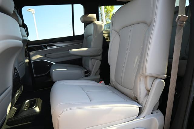 New 2026 High Gloss Black Exterior Paint Jeep Grand Wagoneer image 59