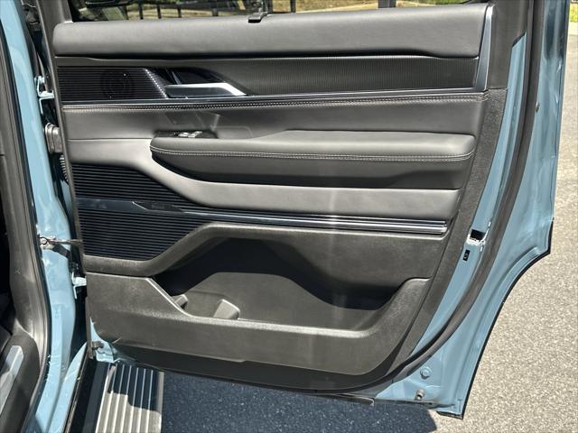 2026 Jeep Grand Wagoneer Summit Obsidian 4x4