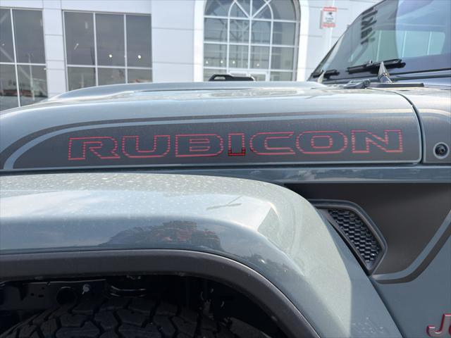 2026 Jeep Gladiator GLADIATOR SHADOW OPS 4X4 2026 Jeep Gladiator GLADIATOR SHADOW OPS 4X4