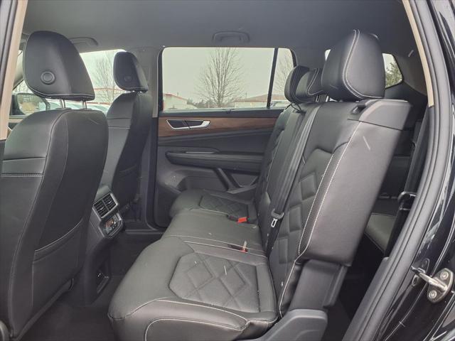 2026 Volkswagen Atlas SE with Technology