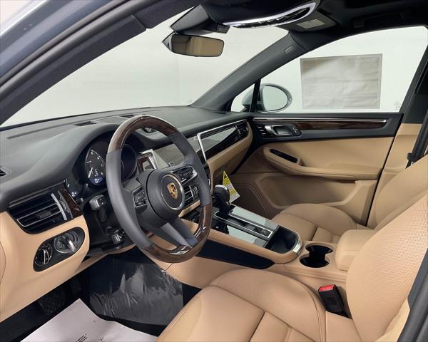 2025 Porsche Macan Unknown