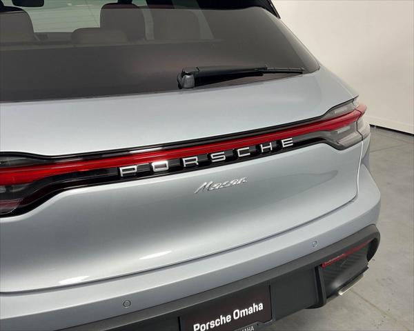 2025 Porsche Macan Unknown