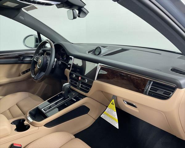 2025 Porsche Macan Unknown
