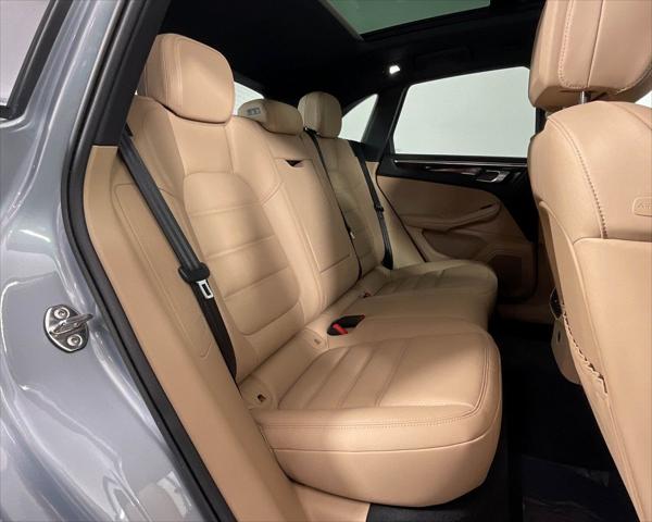 2025 Porsche Macan Unknown