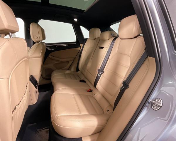2025 Porsche Macan Unknown