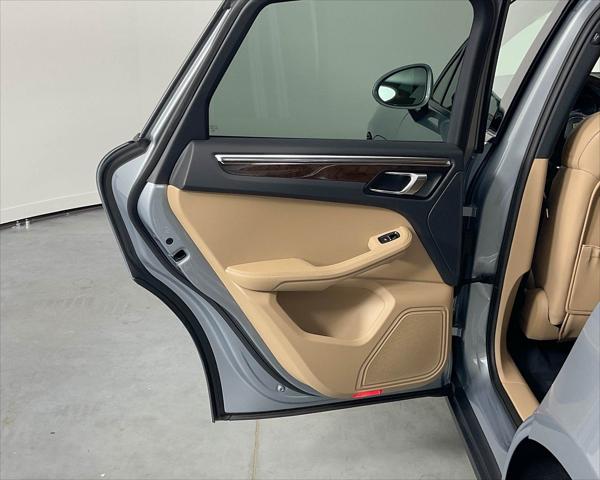 2025 Porsche Macan Unknown