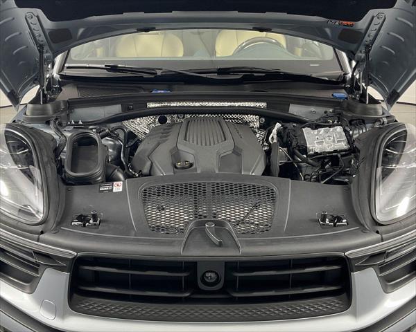 2025 Porsche Macan Unknown