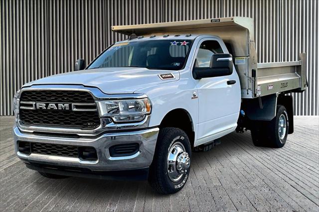 2023 RAM 3500 Chassis Tradesman/SLT