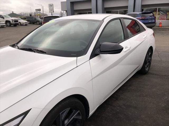 2025 Hyundai Elantra SEL Sport