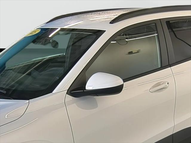 2025 Chevrolet Trax FWD LT