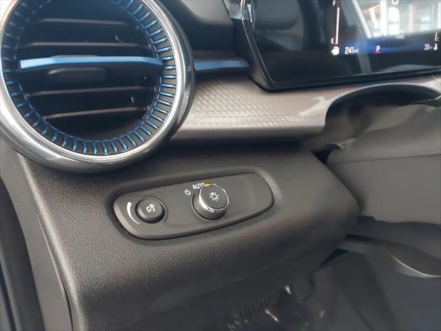 2025 Chevrolet Trax FWD LT
