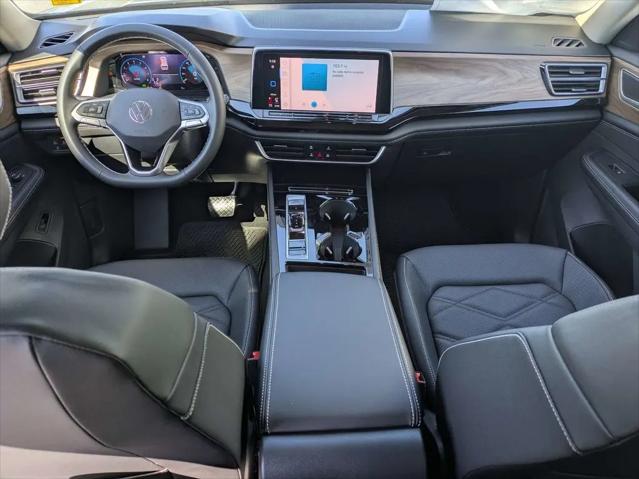 2026 Volkswagen Atlas SE with Technology