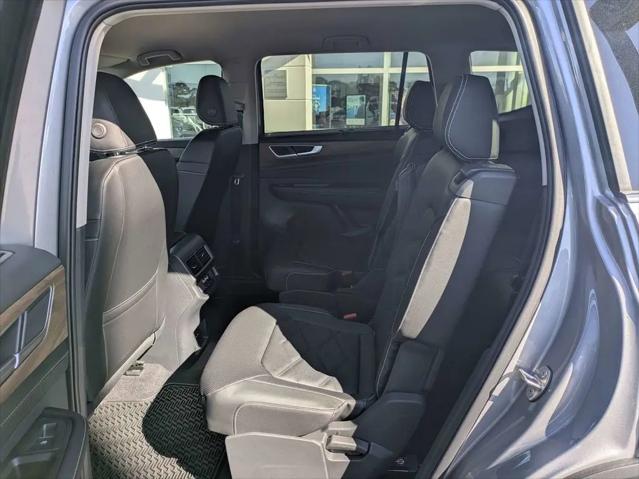 2026 Volkswagen Atlas SE with Technology