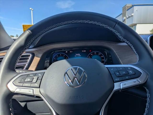 2026 Volkswagen Atlas SE with Technology
