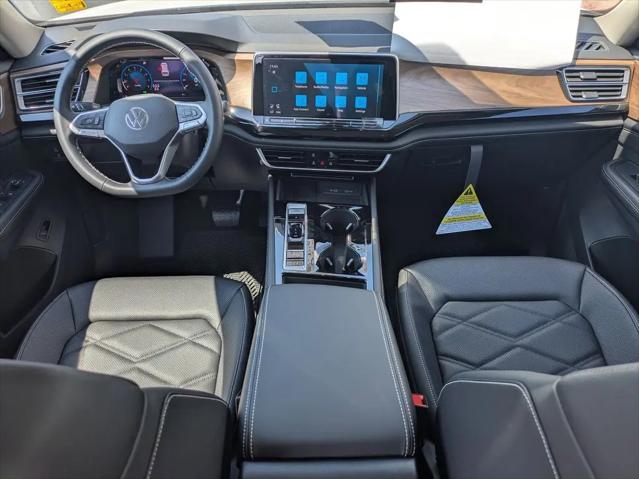 2026 Volkswagen Atlas SE with Technology