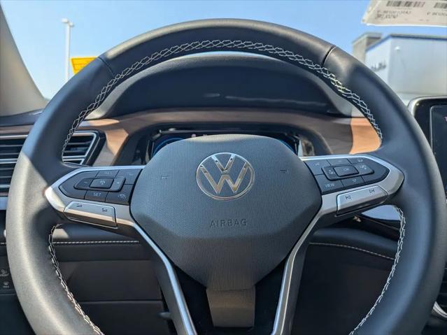 2026 Volkswagen Atlas SE with Technology