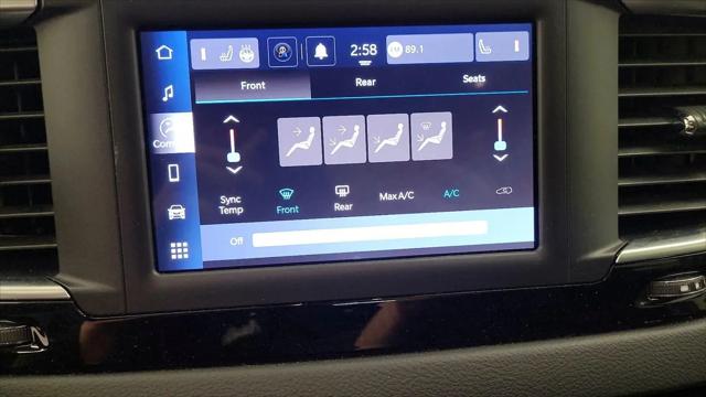 2023 Chrysler Voyager LX