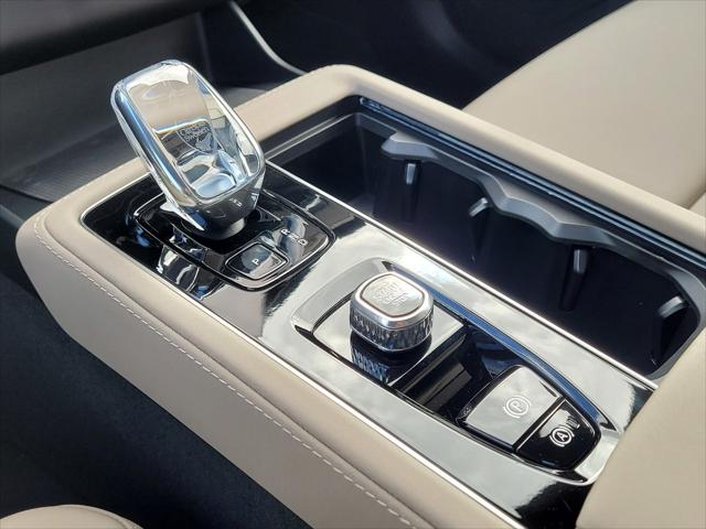 2026 Volvo XC90 Plug-In Hybrid Plus, T8 AWD, Electric/Gasoline, Bright, 7 Seats