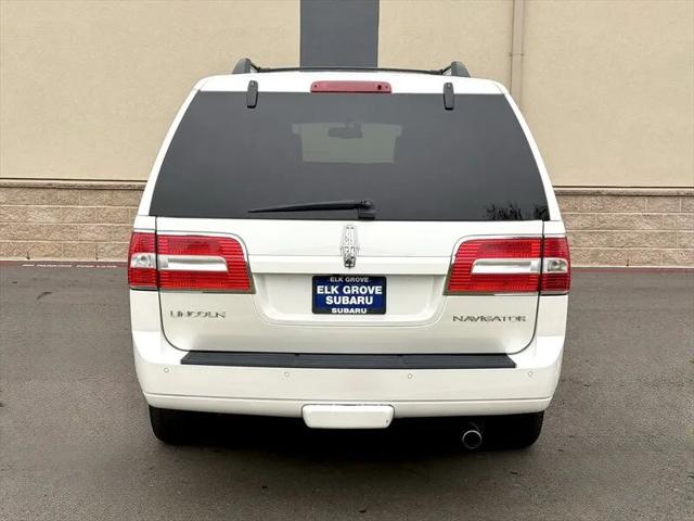 2014 Lincoln Navigator Base