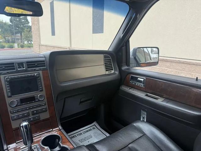 2014 Lincoln Navigator Base