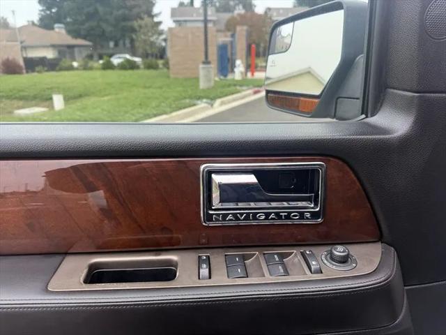 2014 Lincoln Navigator Base