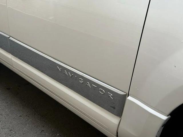 2014 Lincoln Navigator Base
