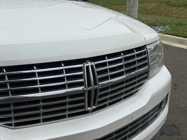 2014 Lincoln Navigator Base