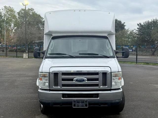2011 Ford E-450 Cutaway XL
